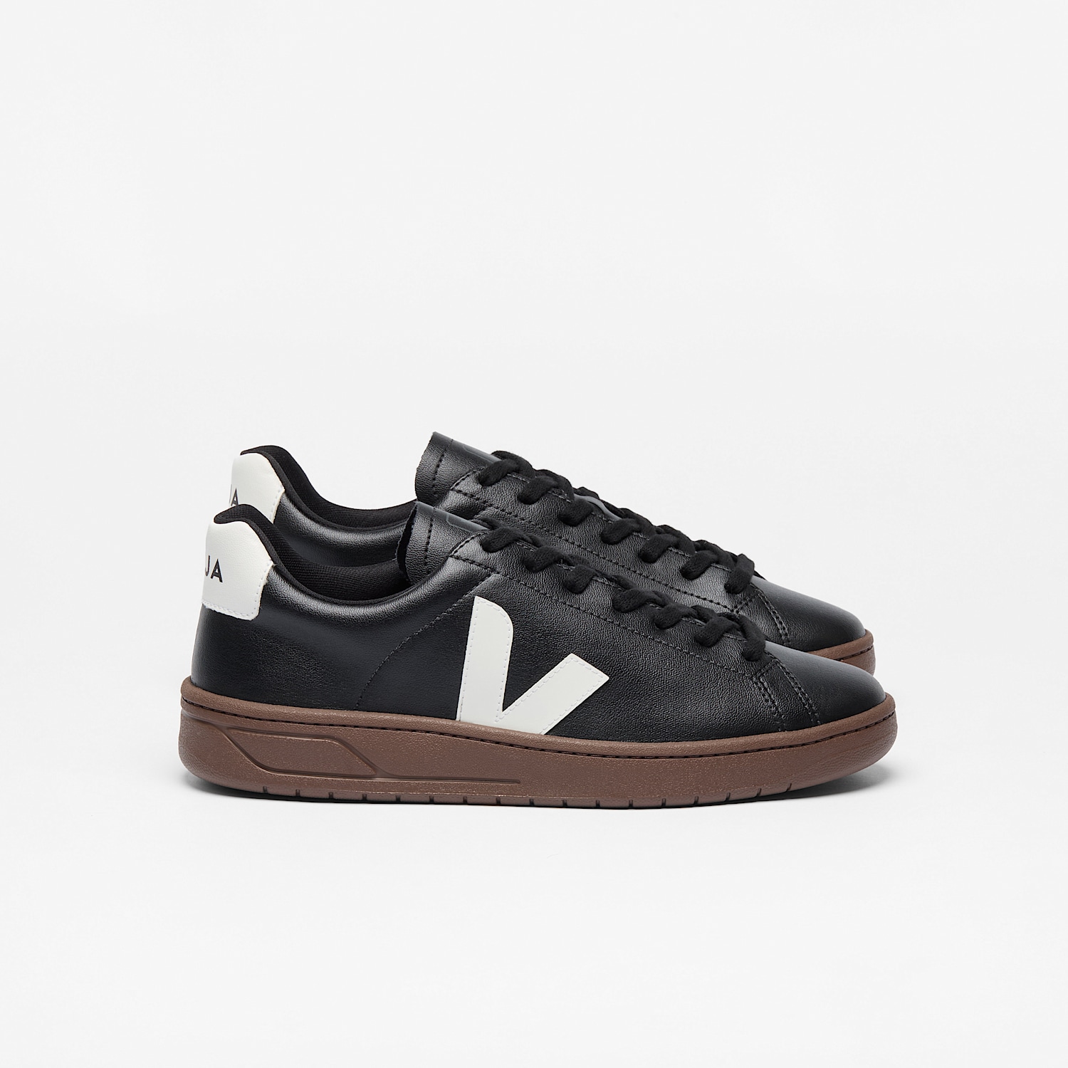 veja-sneakers-urca-vegan-black-uc0703507_1