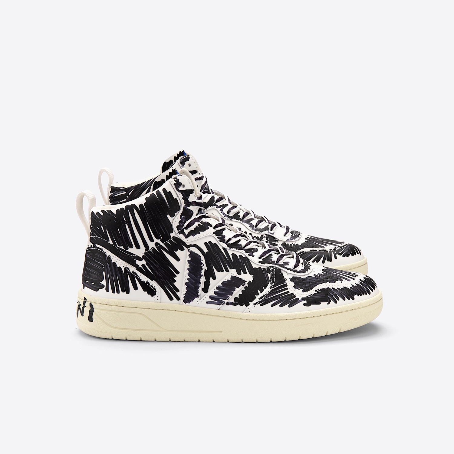 veja-sneakers-v-15-leather-black-vq0203067_1