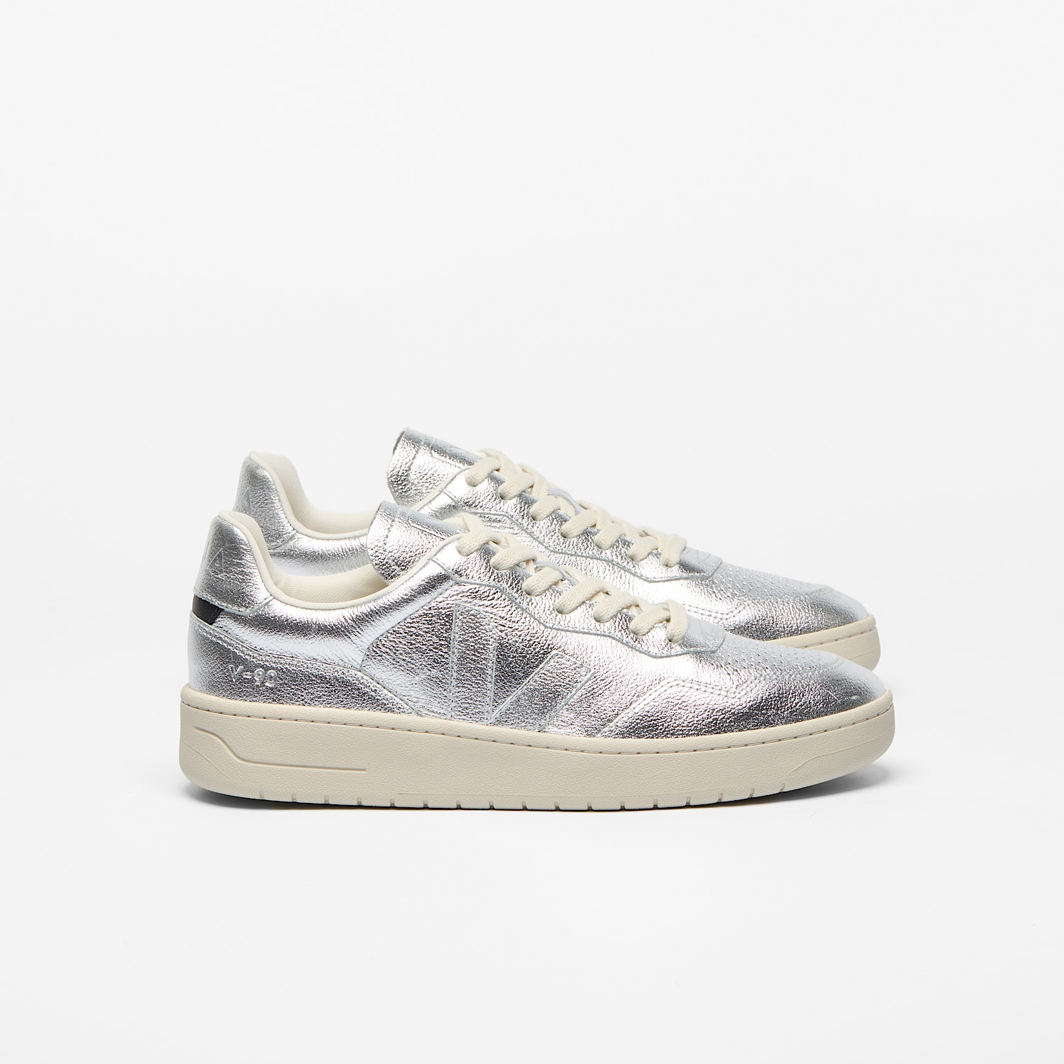 veja-sneakers-v-90-organic-cotton-silver-vd2021363_1
