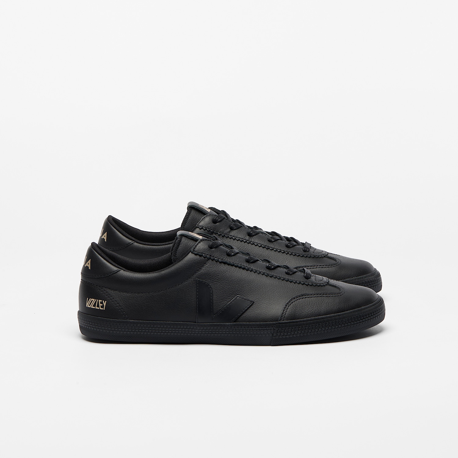veja-sneakers-volley-signature-leather-black-yp2021576_1